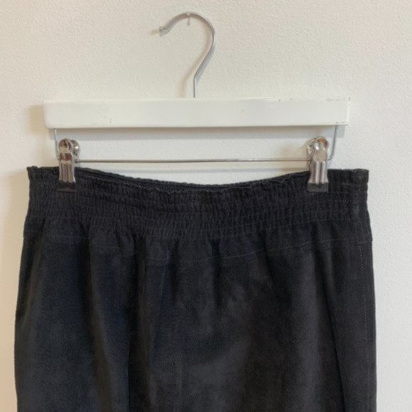 [SOLD] Vintage Black Genuine Suede Elasticated Waist Skirt Size Medium to Large - Picture 11 of 16